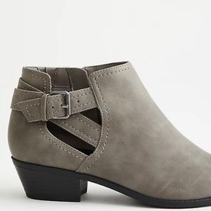 Torrid  Gray CUTOUT ANKLE BOOTIE 7.5